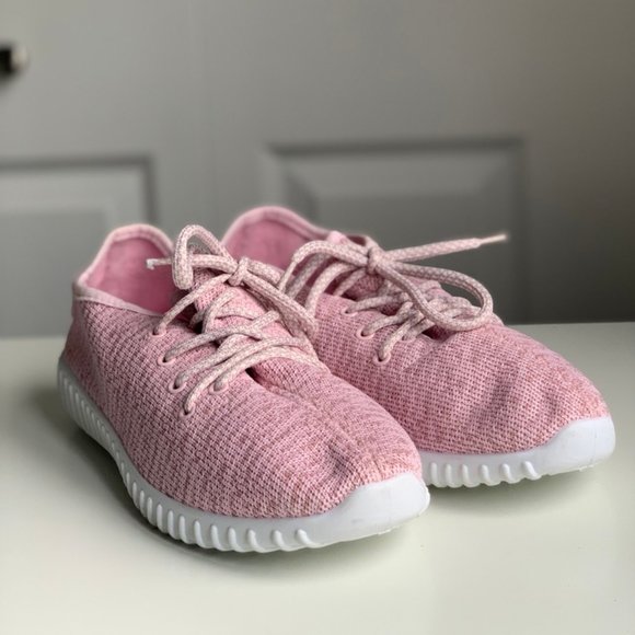 Pink sneakers - Picture 2 of 7